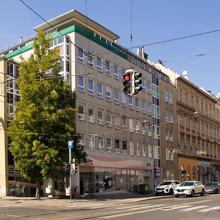 ウィーンModern - Neu - Gemutlich - Self Checkin - Zentral - Strassenbahn 38 Zum Ringアパートメント エクステリア 写真